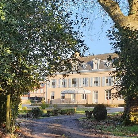 La Villa Des Arts Savigne-l'Eveque Luaran gambar