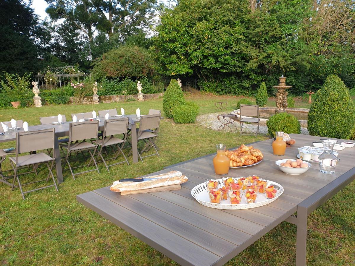 La Villa Des Arts Savigne-l'Eveque Luaran gambar