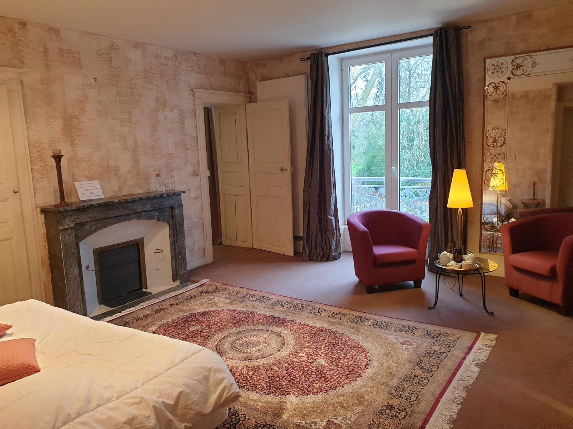 La Villa Des Arts Savigne-l'Eveque Luaran gambar