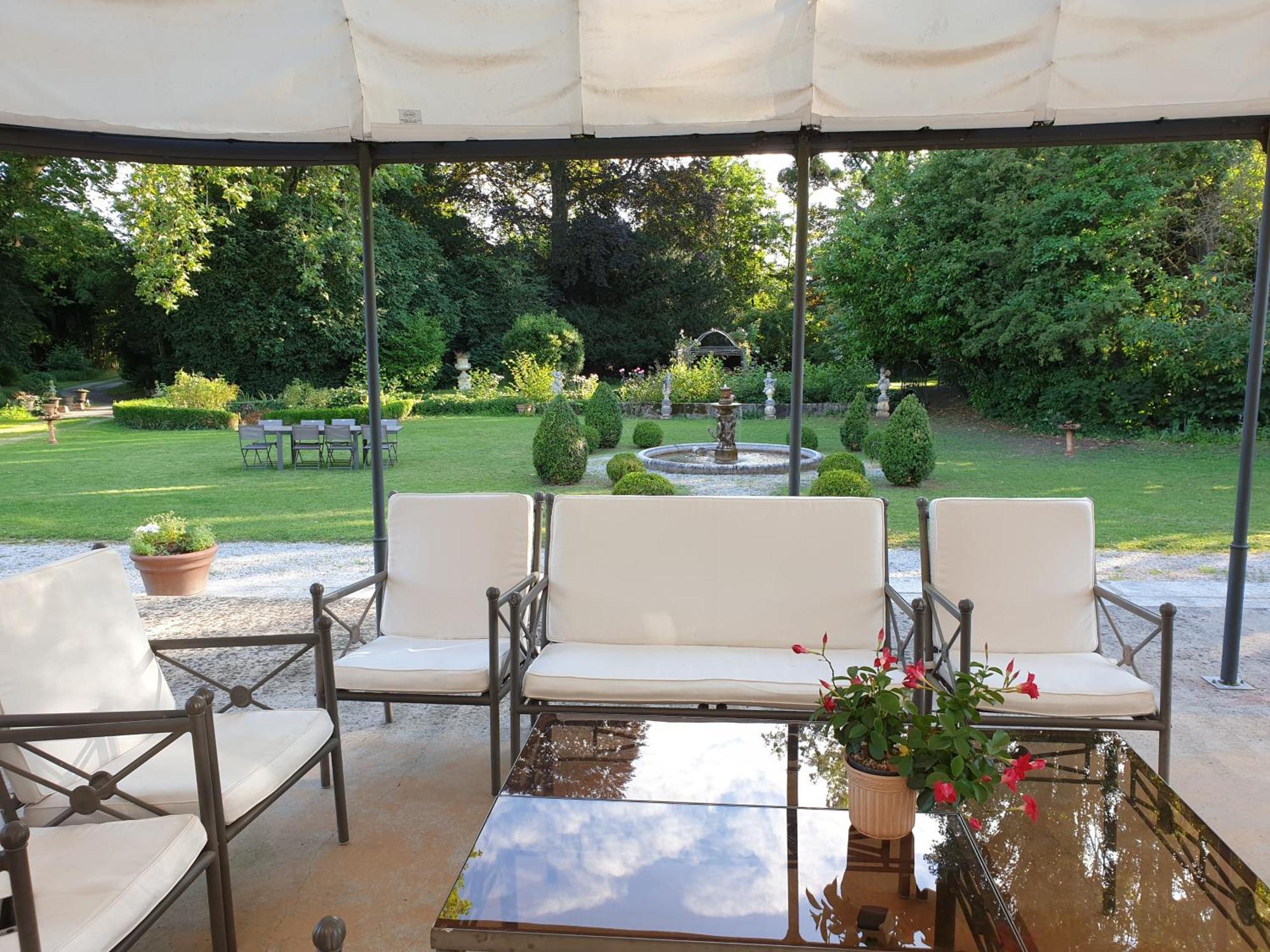 La Villa Des Arts Savigne-l'Eveque Luaran gambar