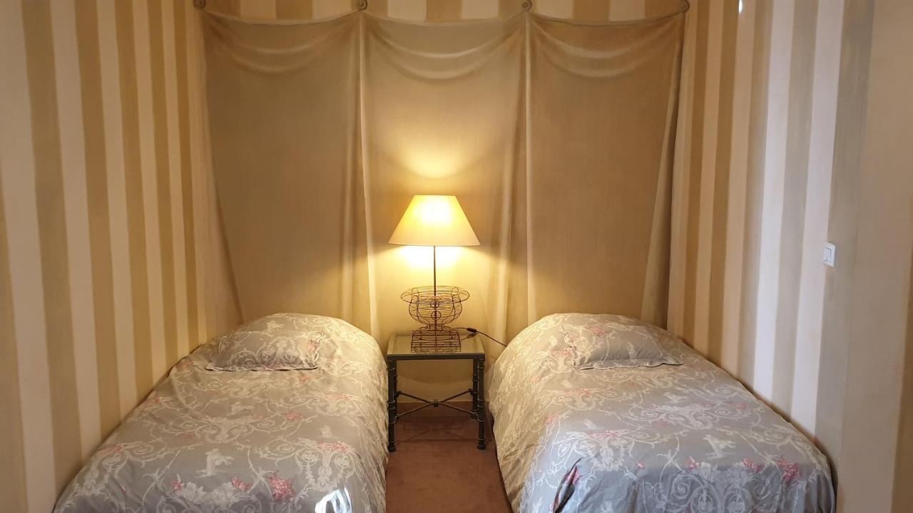 La Villa Des Arts Savigne-l'Eveque Luaran gambar